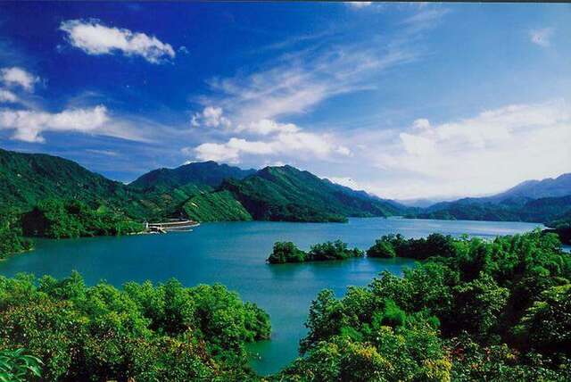湛藍南化水庫景色是台南重要的供水水庫