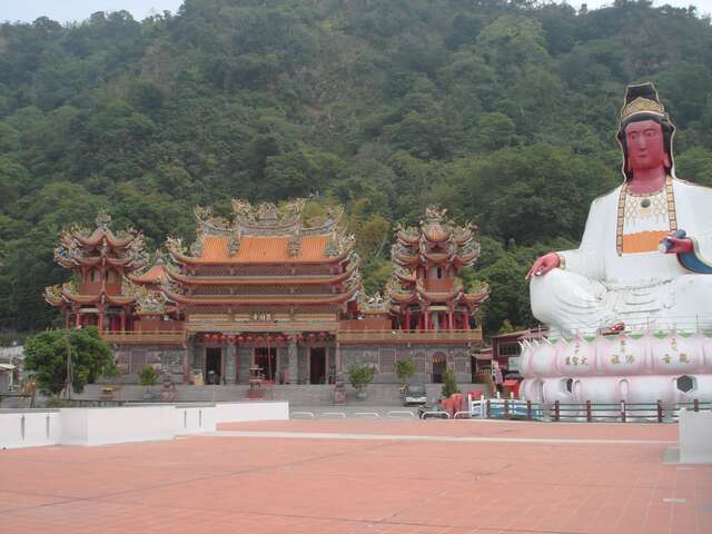 龙湖寺