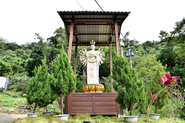 Liuchong River Hot Spring(六重溪溫泉)