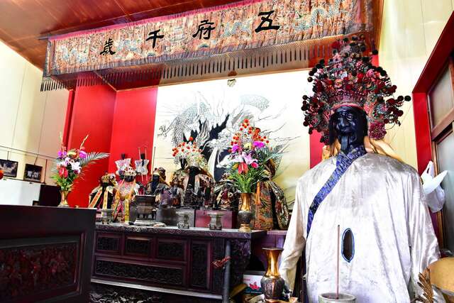 廣安宮主祀五府千歲