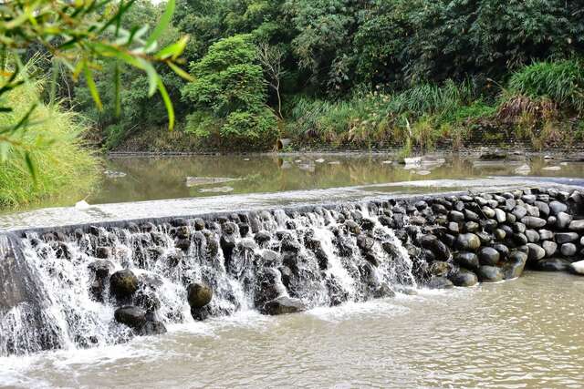 六重渓親水公園(六重溪親水公園)