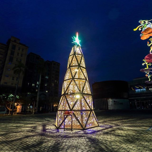 全台唯一！竹編聖誕樹 --名為#滿竹的祝福 （滿足）--#台南#新營文化中心#聖誕樹#昆山科技大學#台湾#観光#台湾旅行#台南旅行...