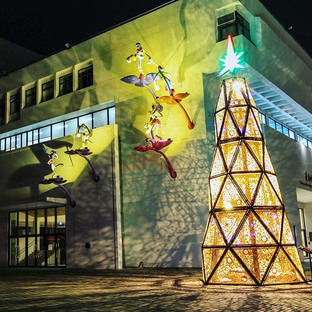 Light up---竹編聖誕樹，名為#滿竹的祝福 （滿足）--#台南#新營文化中心#聖誕樹#昆山科技大學#台湾#観光#台湾旅行#...