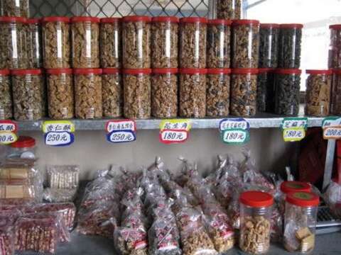 世芳軒花生糖，麻花捲