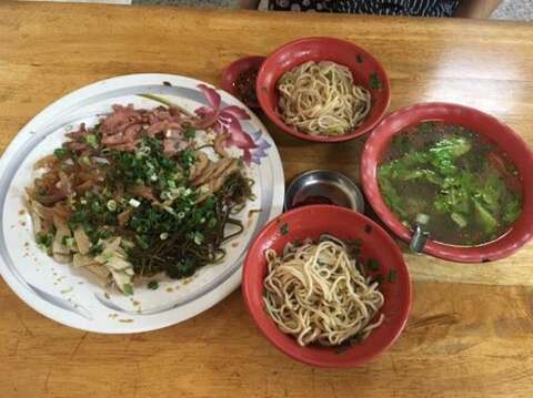 老蔡外省麵