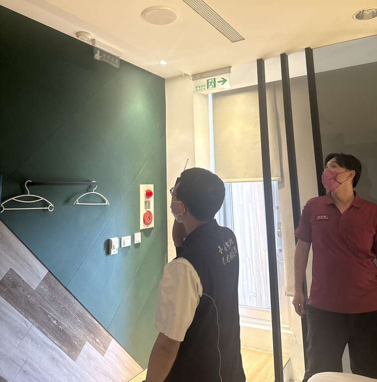 守護旅客隱私！南市觀旅局推動旅宿業「反針孔自主查核」，自5月1日起迄今稽查103家次全數符合