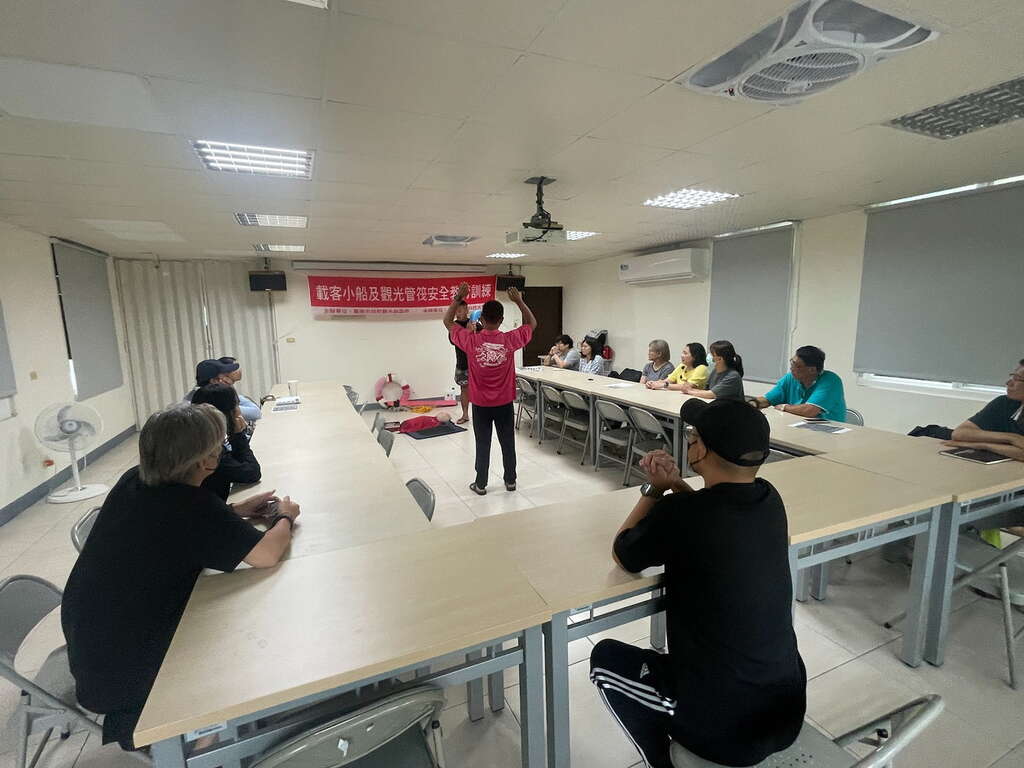迎接暑期旅遊旺季 臺南完成載客小船及觀光管筏教育訓練