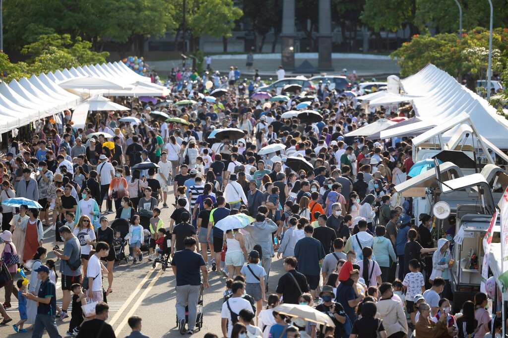 「2026臺南熱氣球派對」9月5至6日相約臺南見 熱氣球繫留體驗、光雕結合無人機展演打造城市視覺饗宴