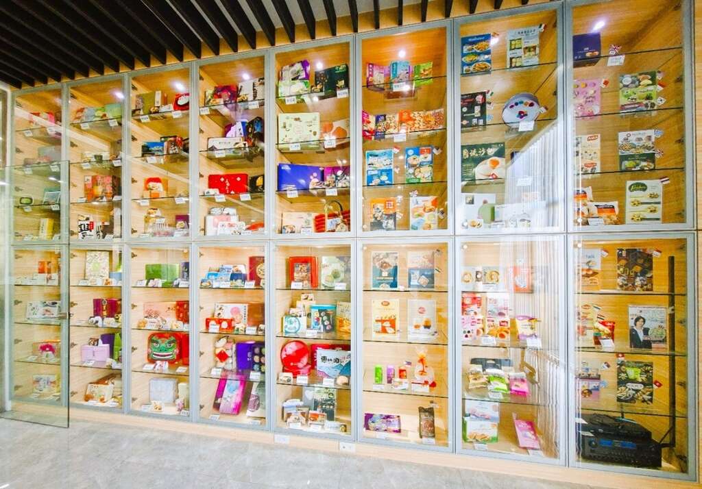 「鹹甜引路臺南味」「百城機械」自動包餡成型機專家,技術領先全球,成為MIT品牌榮耀;創「英雄聯盟」串聯上下游跨界整合,打入國際市場