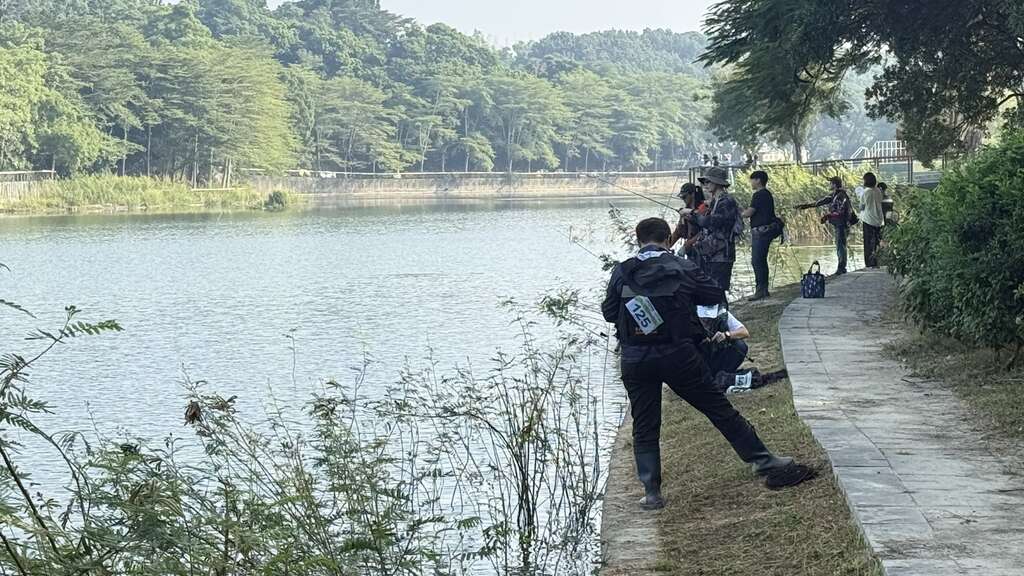 搭太陽能船、電動拉拉車、路亞生態釣魚！虎頭埤水與綠減碳體驗日登場　邀全民感受低碳旅遊新生活