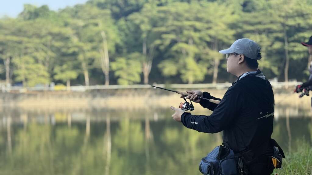 搭太陽能船、電動拉拉車、路亞生態釣魚！虎頭埤水與綠減碳體驗日登場　邀全民感受低碳旅遊新生活