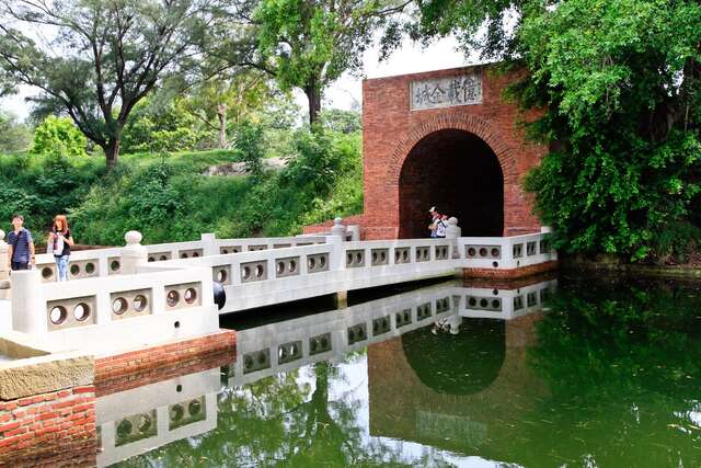 億載金城 (二鯤鯓砲台)