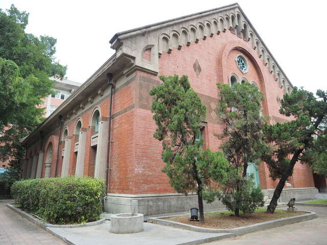 南一中紅樓及小禮堂(原台南州立第二中學校校舍本館暨講堂)