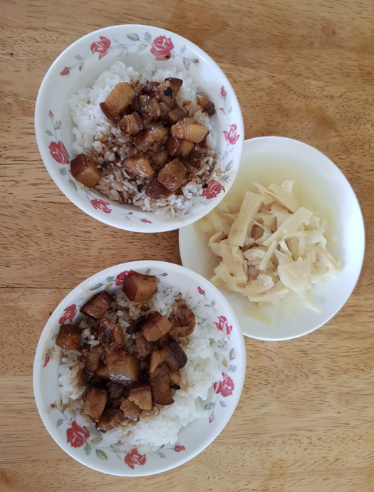 타이난에서 가장 인기있는 루러우판(滷 肉 飯)  맛보기