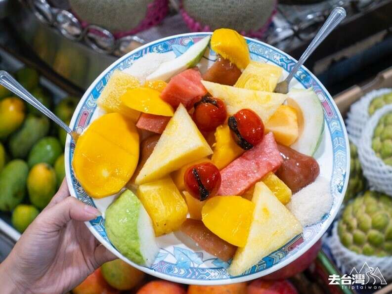 Ching-G Assorted fruits plate NT$200 HK$50