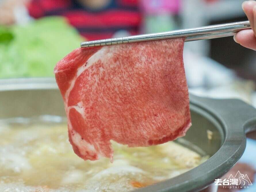 タクシーで食べたいの温体牛肉鍋