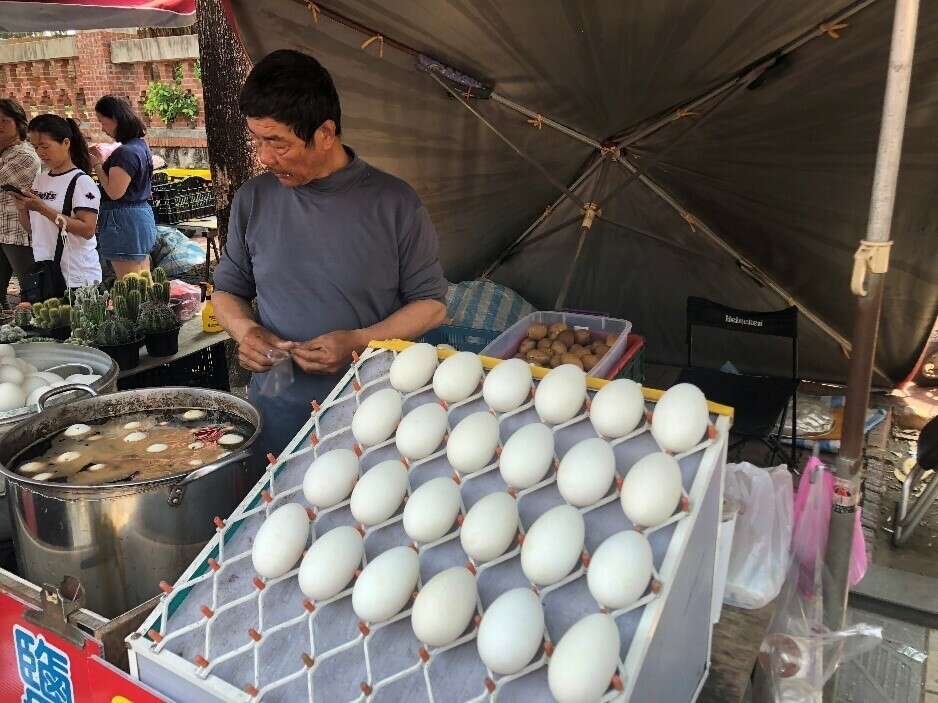 The shop keeper of goose eggs