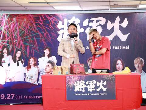 婁峻碩說：「台南美食太好吃」